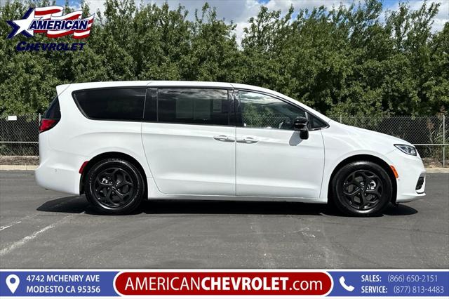 2024 Chrysler Pacifica Hybrid S Appearance Pkg