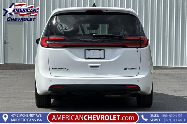 2024 Chrysler Pacifica Hybrid S Appearance Pkg