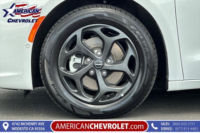 2024 Chrysler Pacifica Hybrid S Appearance Pkg
