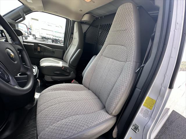 2025 Chevrolet Express Cargo Van RWD 2500 Regular Wheelbase WT
