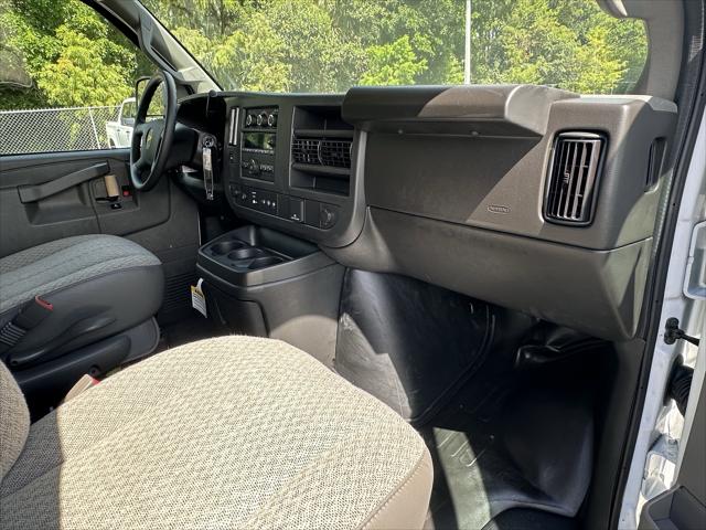 2025 Chevrolet Express Cargo Van RWD 2500 Regular Wheelbase WT