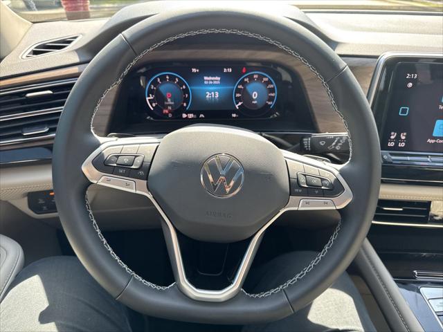 2026 Volkswagen Atlas SE with Technology