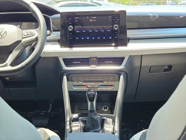 2026 Volkswagen Taos SE