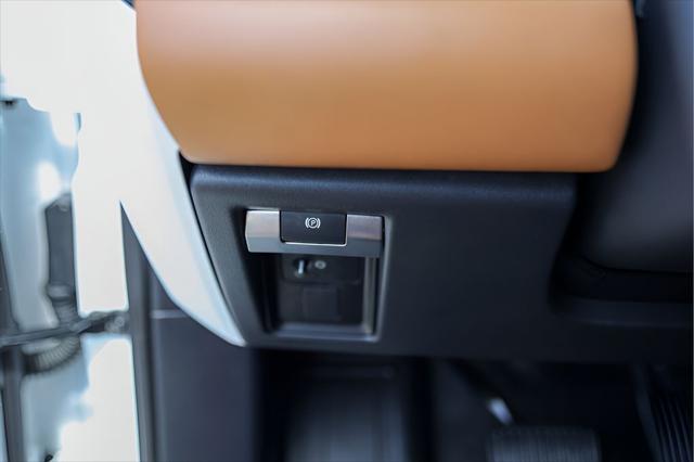 2024 Land Rover Defender 130 P400 S