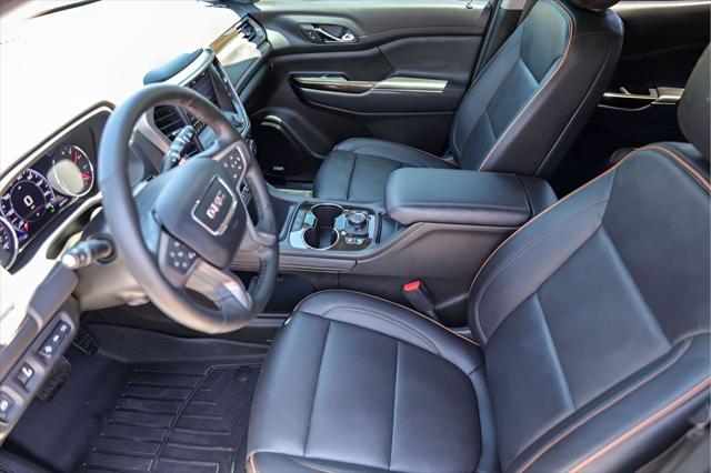2023 GMC Acadia AWD AT4