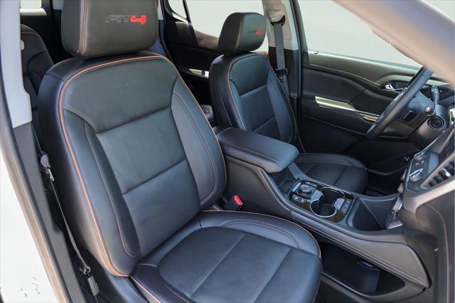 2023 GMC Acadia AWD AT4