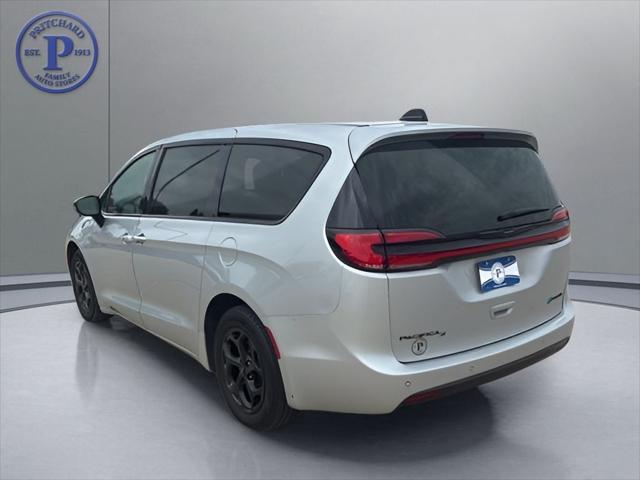 2023 Chrysler Pacifica Hybrid Limited