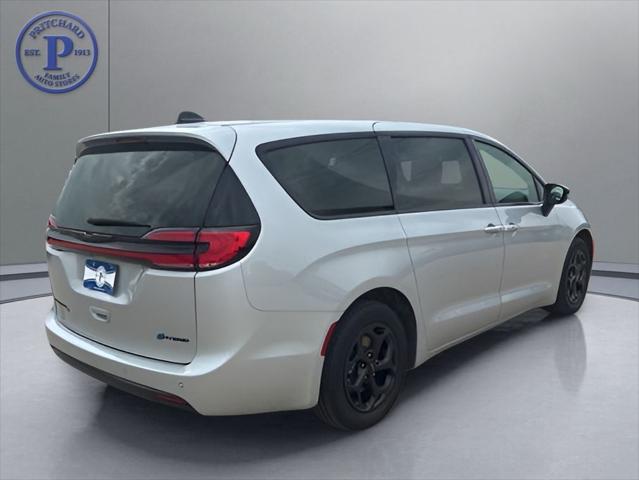 2023 Chrysler Pacifica Hybrid Limited