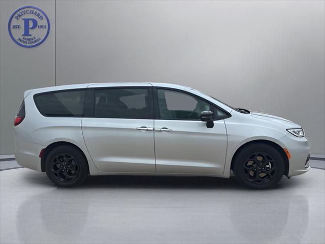 2023 Chrysler Pacifica Hybrid Limited