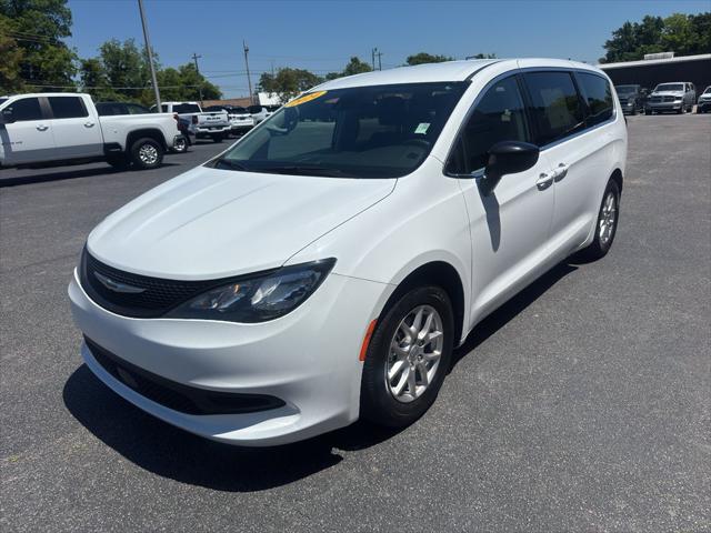 2024 Chrysler Voyager LX