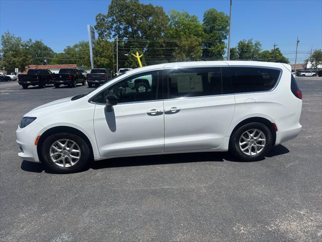 2024 Chrysler Voyager LX