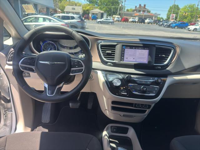 2024 Chrysler Voyager LX
