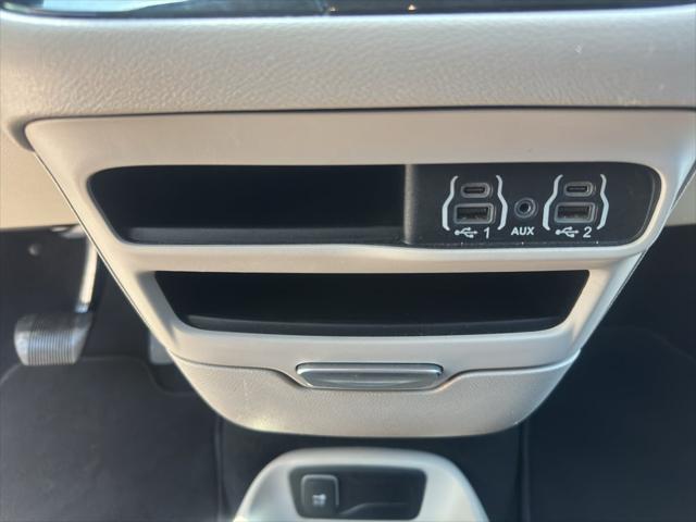 2024 Chrysler Voyager LX