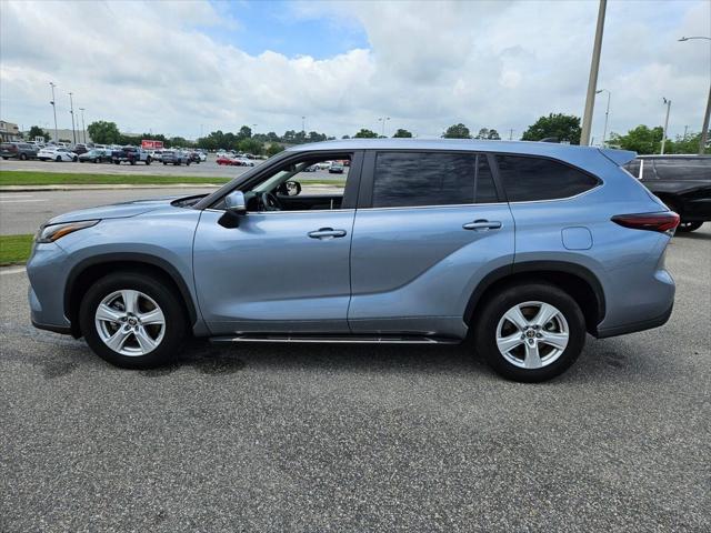 2024 Toyota Highlander LE