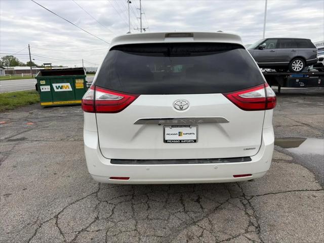 2017 Toyota Sienna XLE 8 Passenger