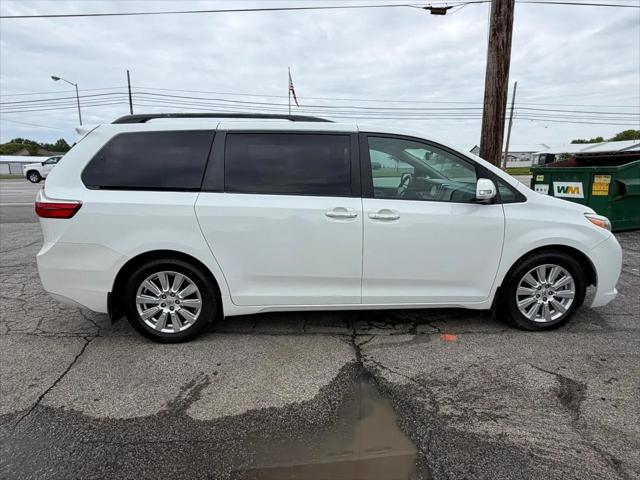 2017 Toyota Sienna XLE 8 Passenger