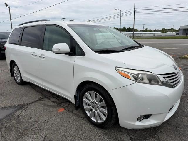 2017 Toyota Sienna XLE 8 Passenger