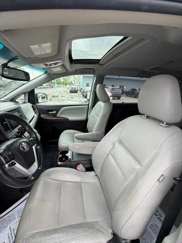2017 Toyota Sienna XLE 8 Passenger