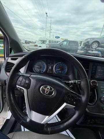 2017 Toyota Sienna XLE 8 Passenger