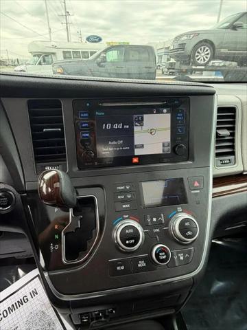 2017 Toyota Sienna XLE 8 Passenger