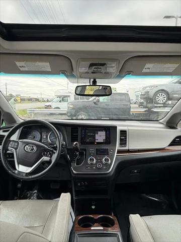 2017 Toyota Sienna XLE 8 Passenger