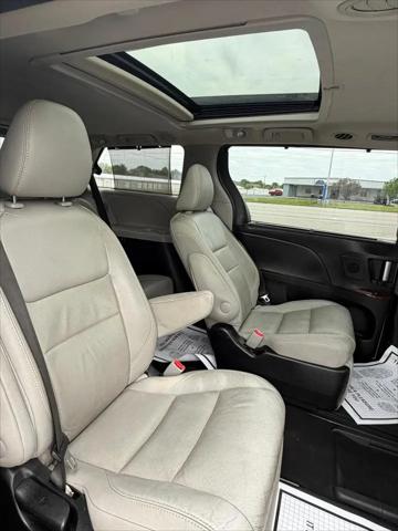 2017 Toyota Sienna XLE 8 Passenger