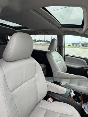 2017 Toyota Sienna XLE 8 Passenger