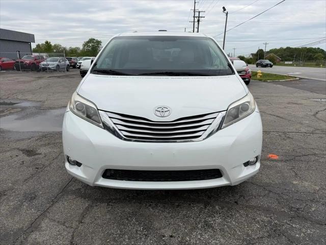 2017 Toyota Sienna XLE 8 Passenger