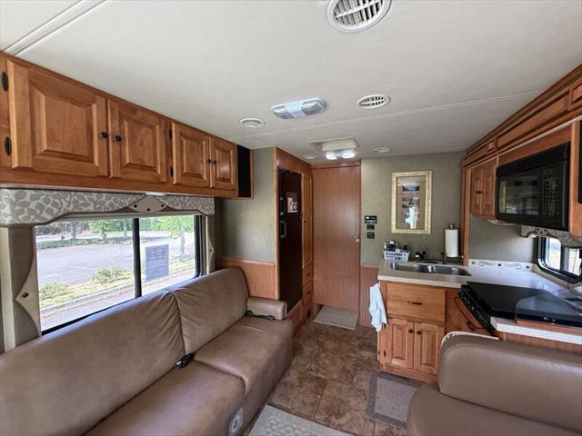 2013 Ford F-53 30GA
