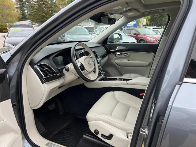 2017 Volvo XC90 T6 Momentum
