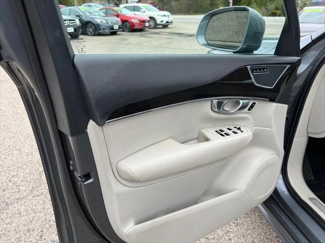 2017 Volvo XC90 T6 Momentum