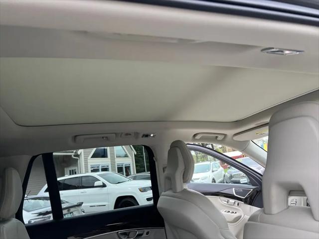 2017 Volvo XC90 T6 Momentum