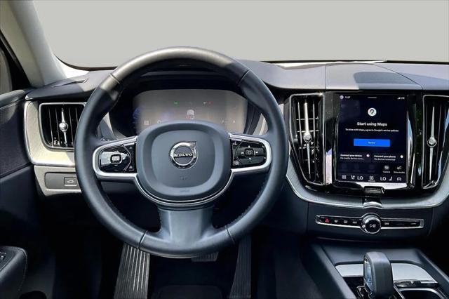 2025 Volvo XC60 B5 Plus