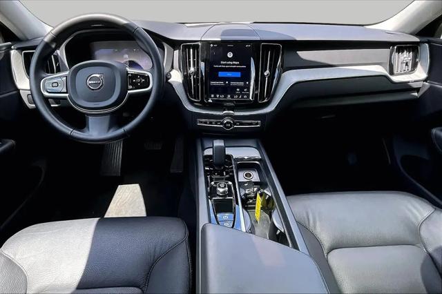 2025 Volvo XC60 B5 Plus