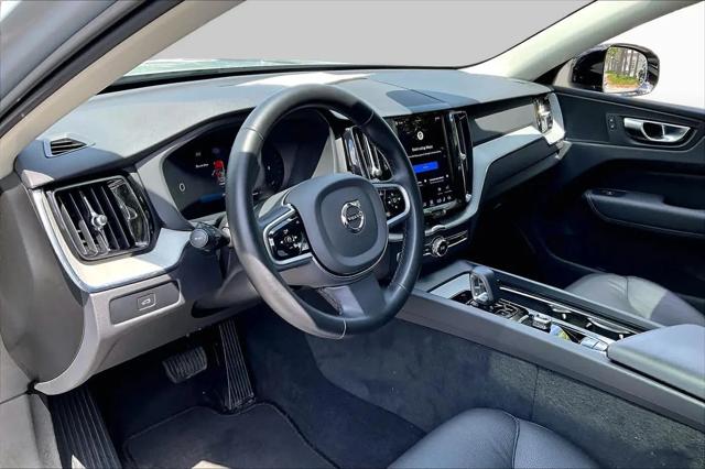 2025 Volvo XC60 B5 Plus