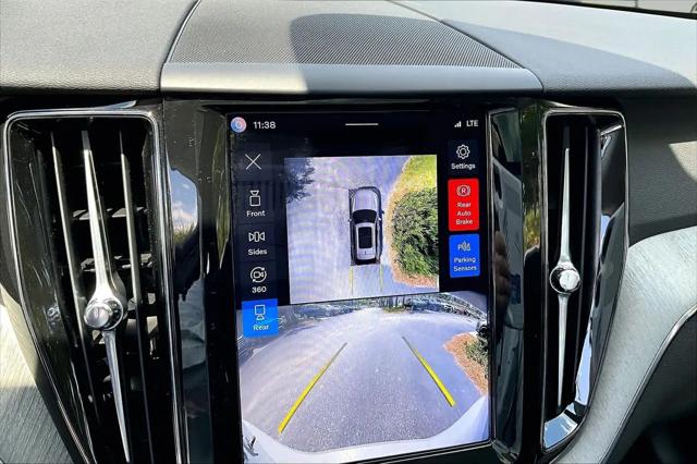 2025 Volvo XC60 B5 Plus