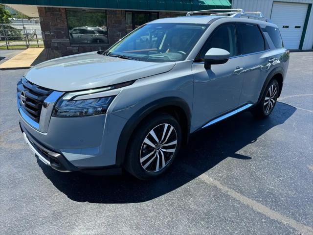 2025 Nissan Pathfinder Platinum FWD