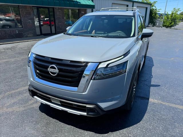 2025 Nissan Pathfinder Platinum FWD