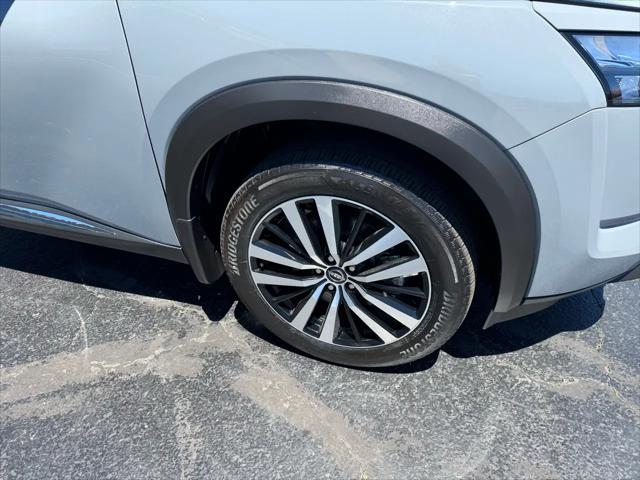 2025 Nissan Pathfinder Platinum FWD