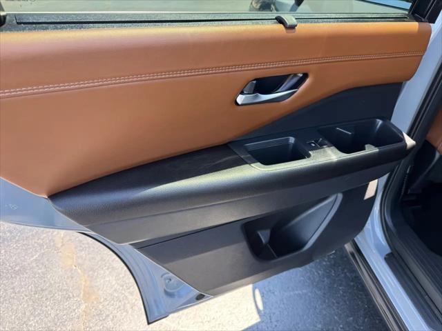 2025 Nissan Pathfinder Platinum FWD