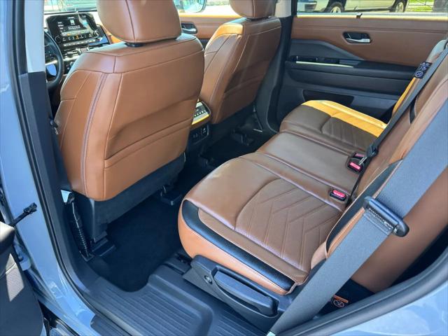 2025 Nissan Pathfinder Platinum FWD