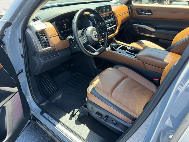 2025 Nissan Pathfinder Platinum FWD
