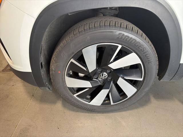 2024 Volkswagen Atlas Cross Sport 2.0T SE w/Technology 2024 Volkswagen Atlas Cross Sport 2.0T SE w/Technology