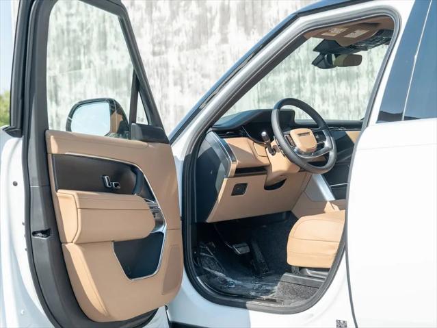 2026 Land Rover Range Rover P400 SE 7 Seat