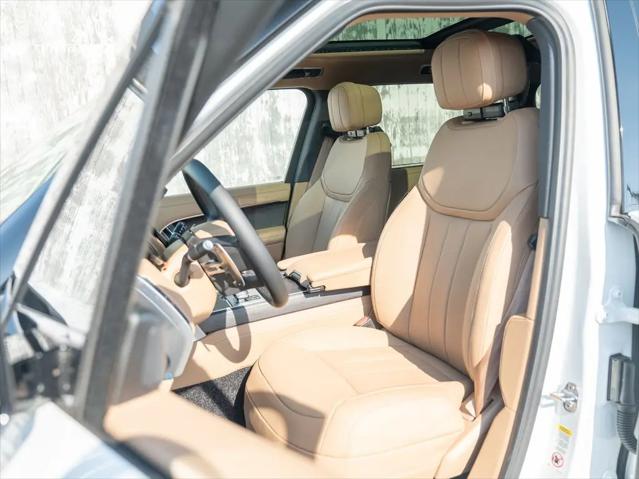 2026 Land Rover Range Rover P400 SE 7 Seat