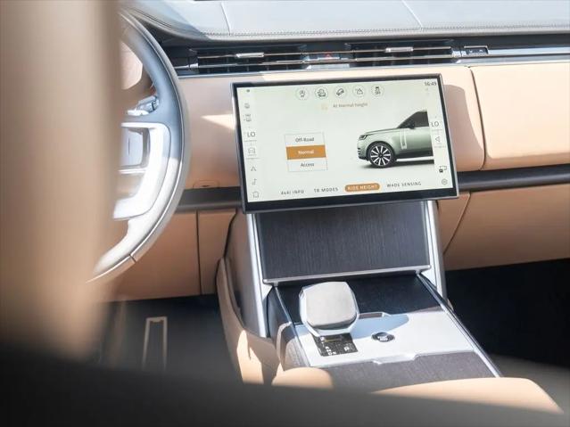 2026 Land Rover Range Rover P400 SE 7 Seat