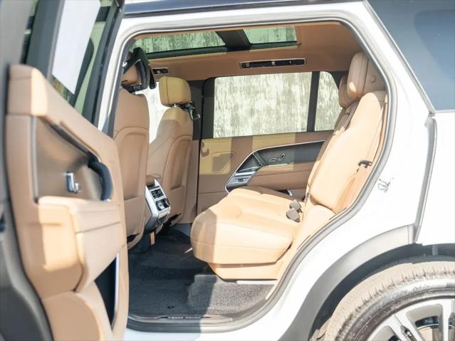 2026 Land Rover Range Rover P400 SE 7 Seat