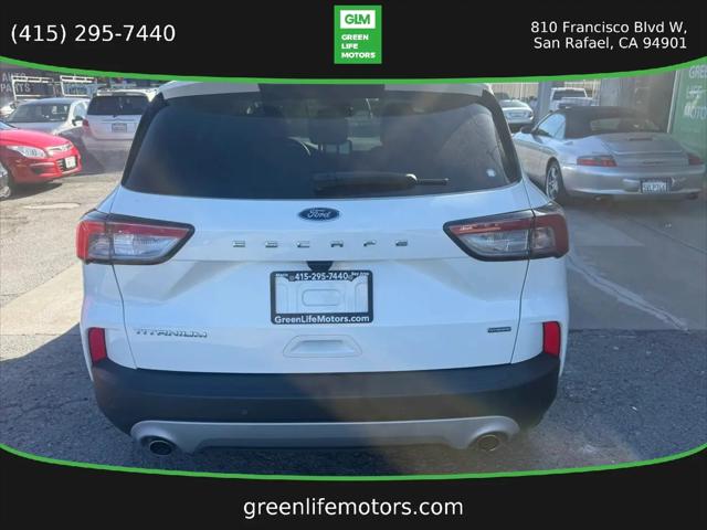 2022 Ford Escape Titanium Hybrid