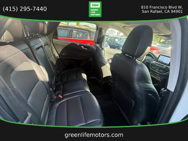 2022 Ford Escape Titanium Hybrid
