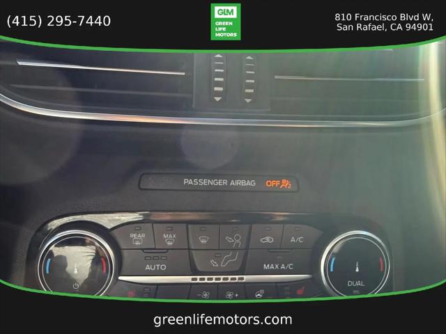 2022 Ford Escape Titanium Hybrid